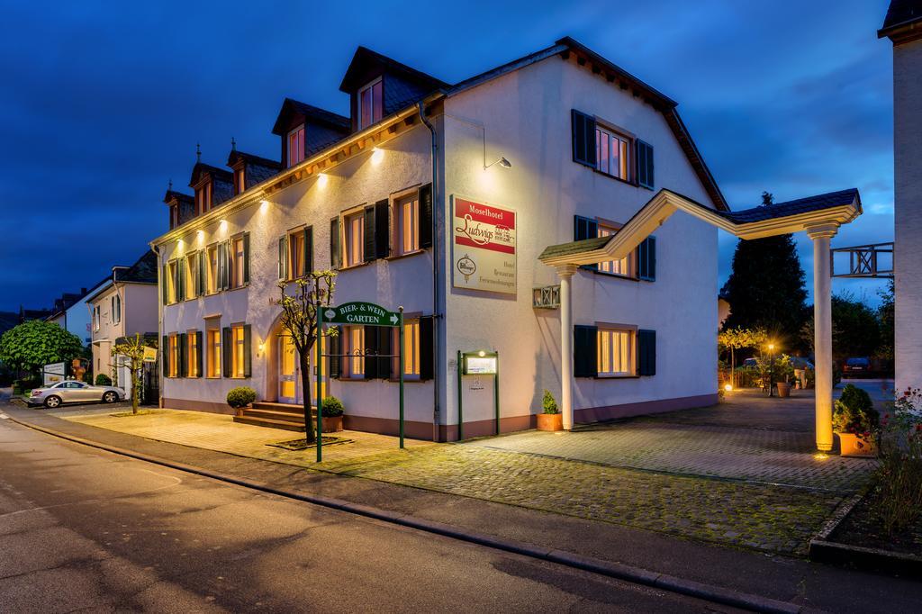 Moselhotel Ludwigs Kowerich Bagian luar foto
