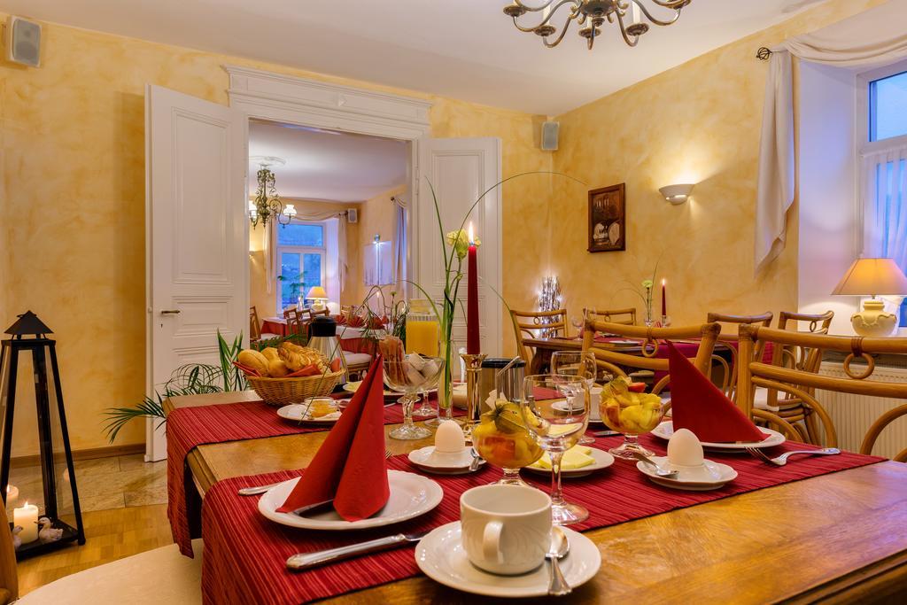 Moselhotel Ludwigs Kowerich Bagian luar foto
