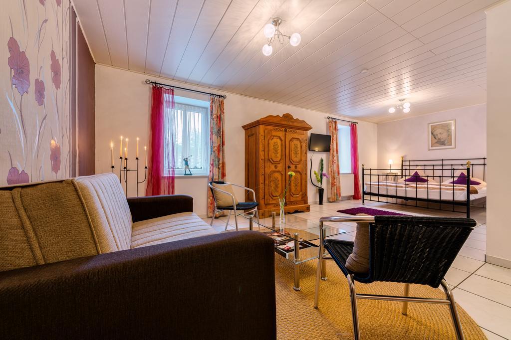 Moselhotel Ludwigs Kowerich Ruang foto