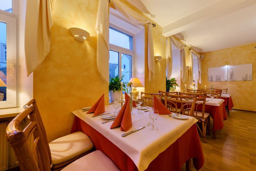 Moselhotel Ludwigs Kowerich Bagian luar foto