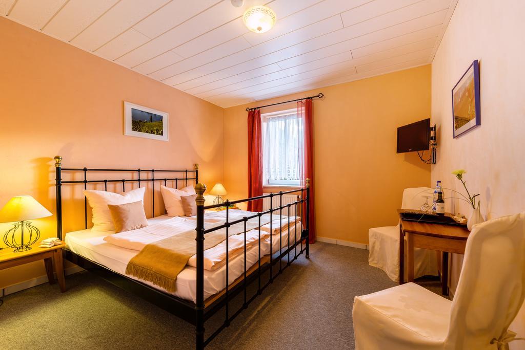 Moselhotel Ludwigs Kowerich Ruang foto