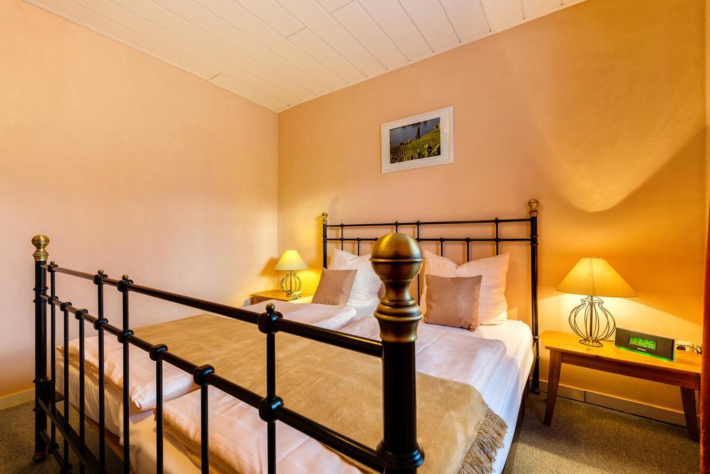 Moselhotel Ludwigs Kowerich Ruang foto